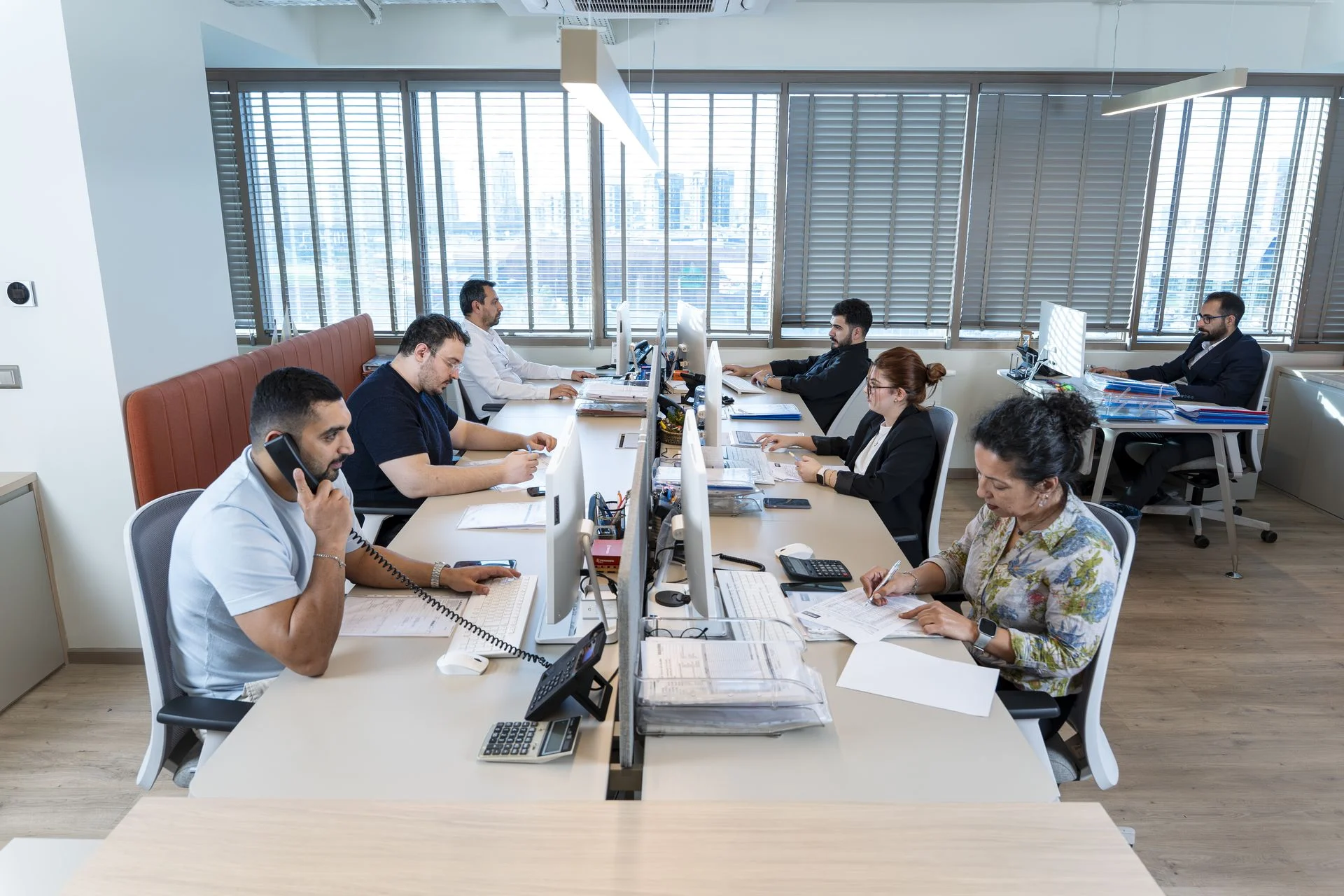 AB Global ekip ve operasyon alanı